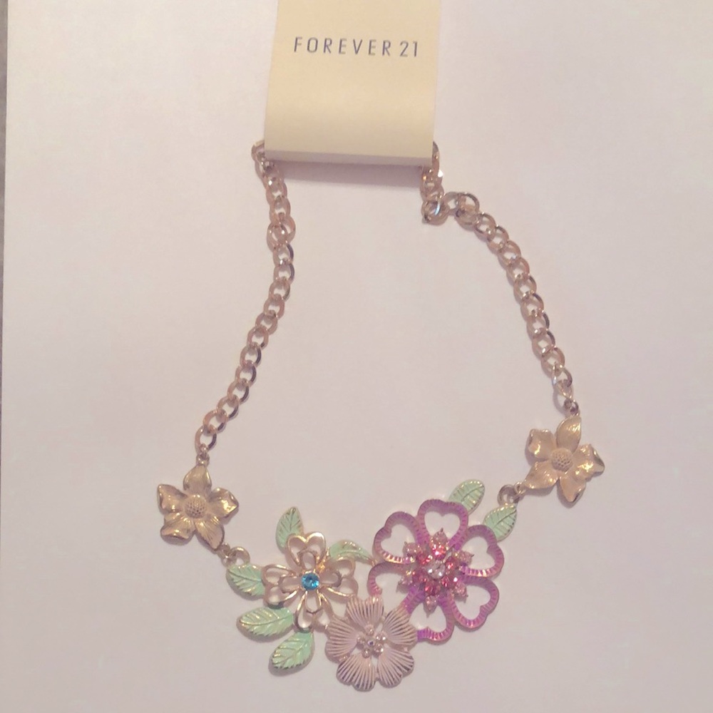 FOREVER 21 Floral Necklace
